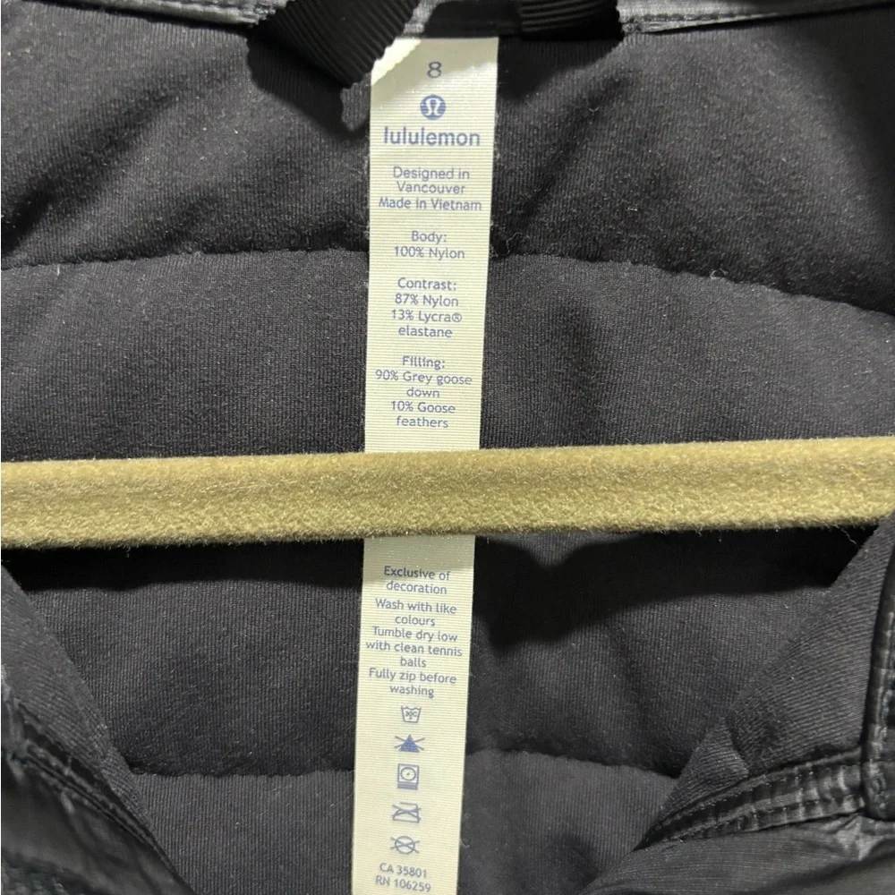 LULULEMON Down for a Run Black Puffer Jacket - Picture 5 of 8